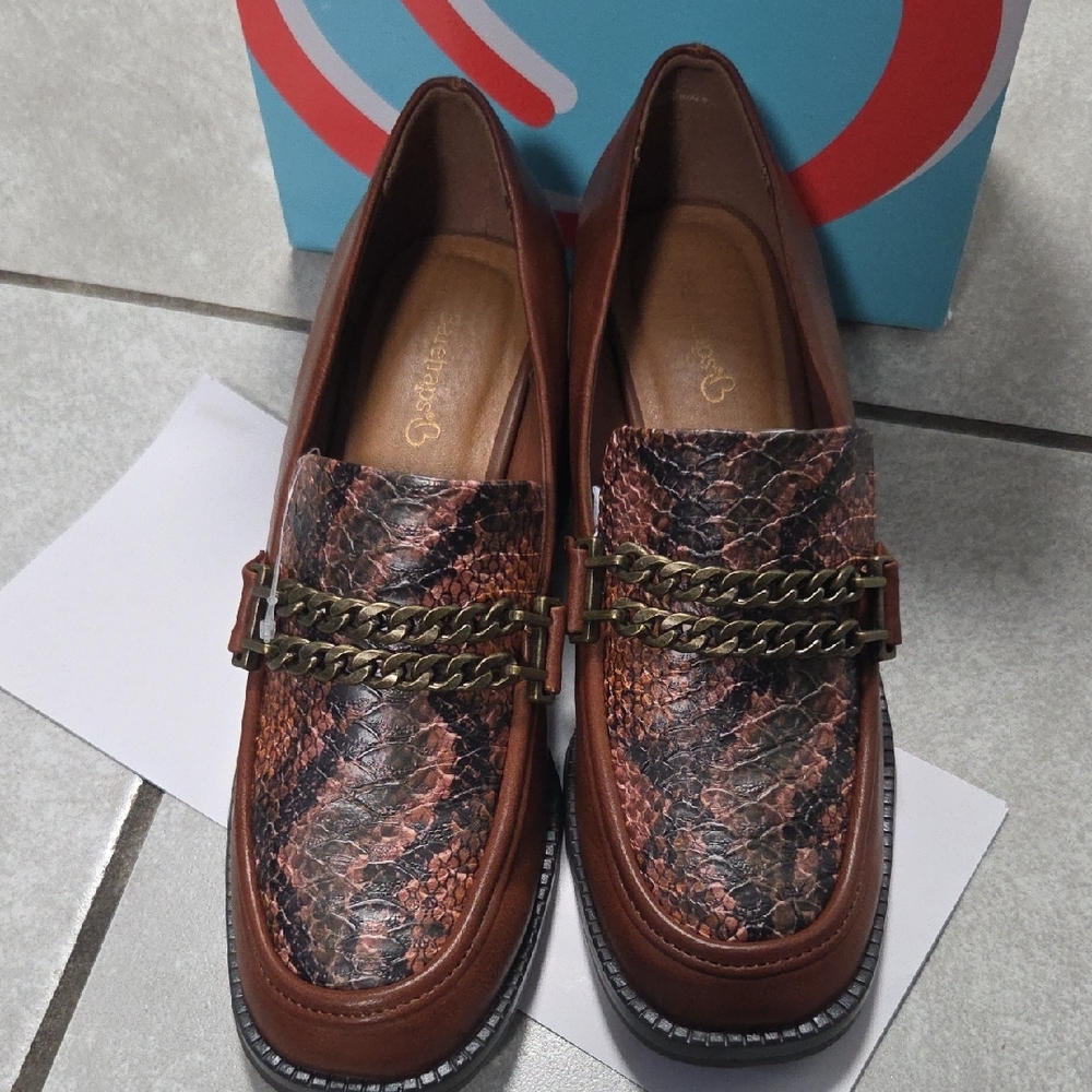 BareTraps Brown Loafers Slip-Ons